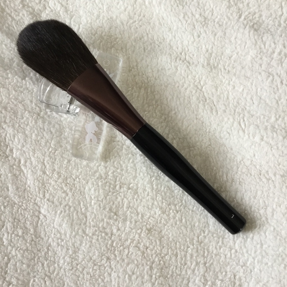 Shiseido Black Handle with Rose Metallic Ferrule Face Brush - Picture 6 of 16